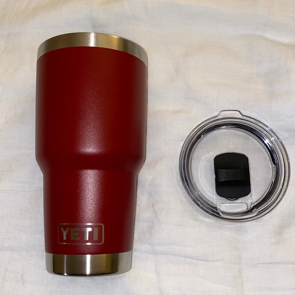 Red Yeti Rambler 30 ounce with magslider lid